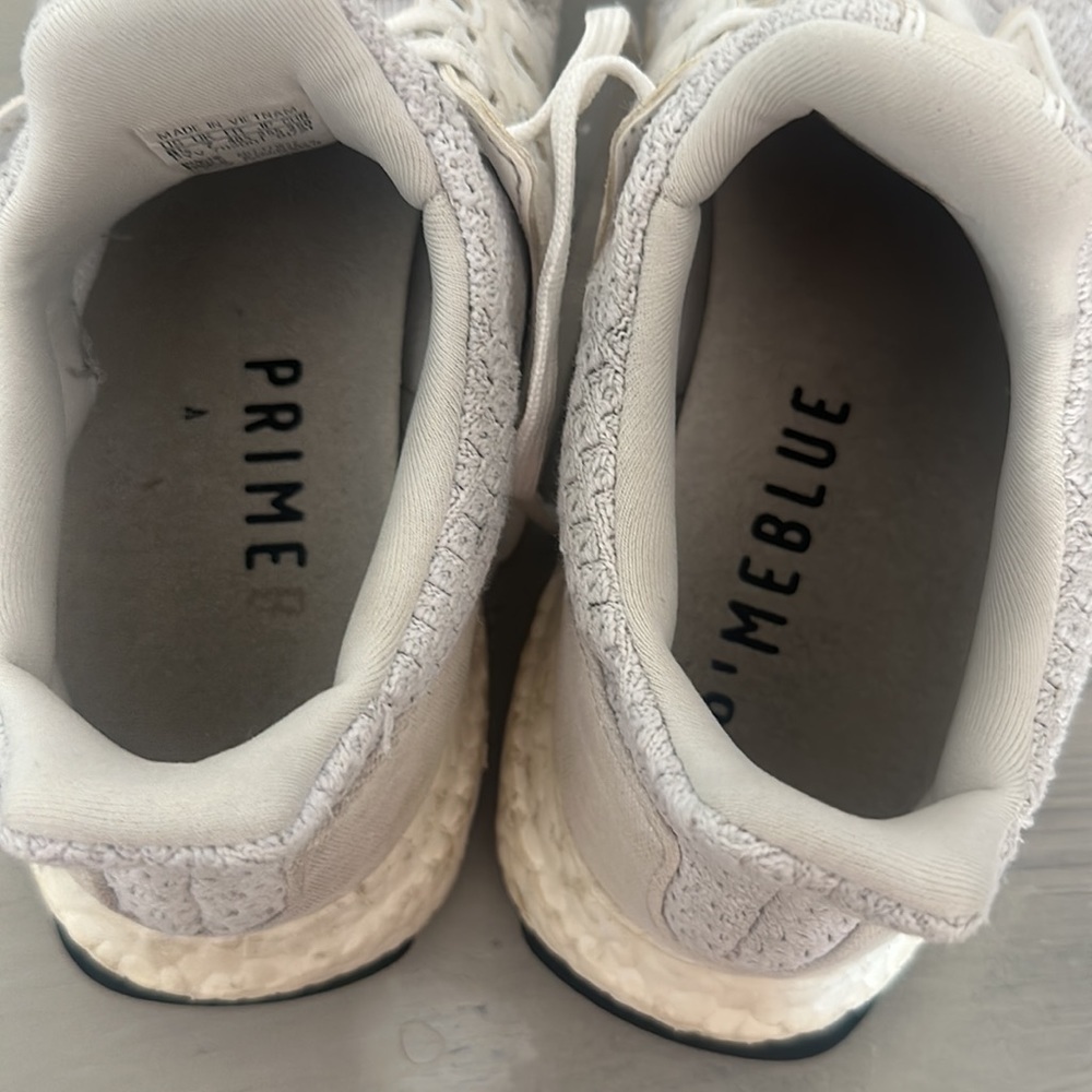 Adidas Ultraboost Tennis Shoe White - Picture 9 of 11